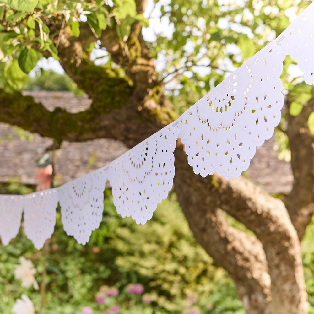 BRODERIE ANGLAISE LACE WHITE PENNANT GARLAND Meri Meri Garlands & Banners BRODERIE ANGLAISE LACE WHITE PENNANT GARLAND Bonjour Fete - Party Supplies