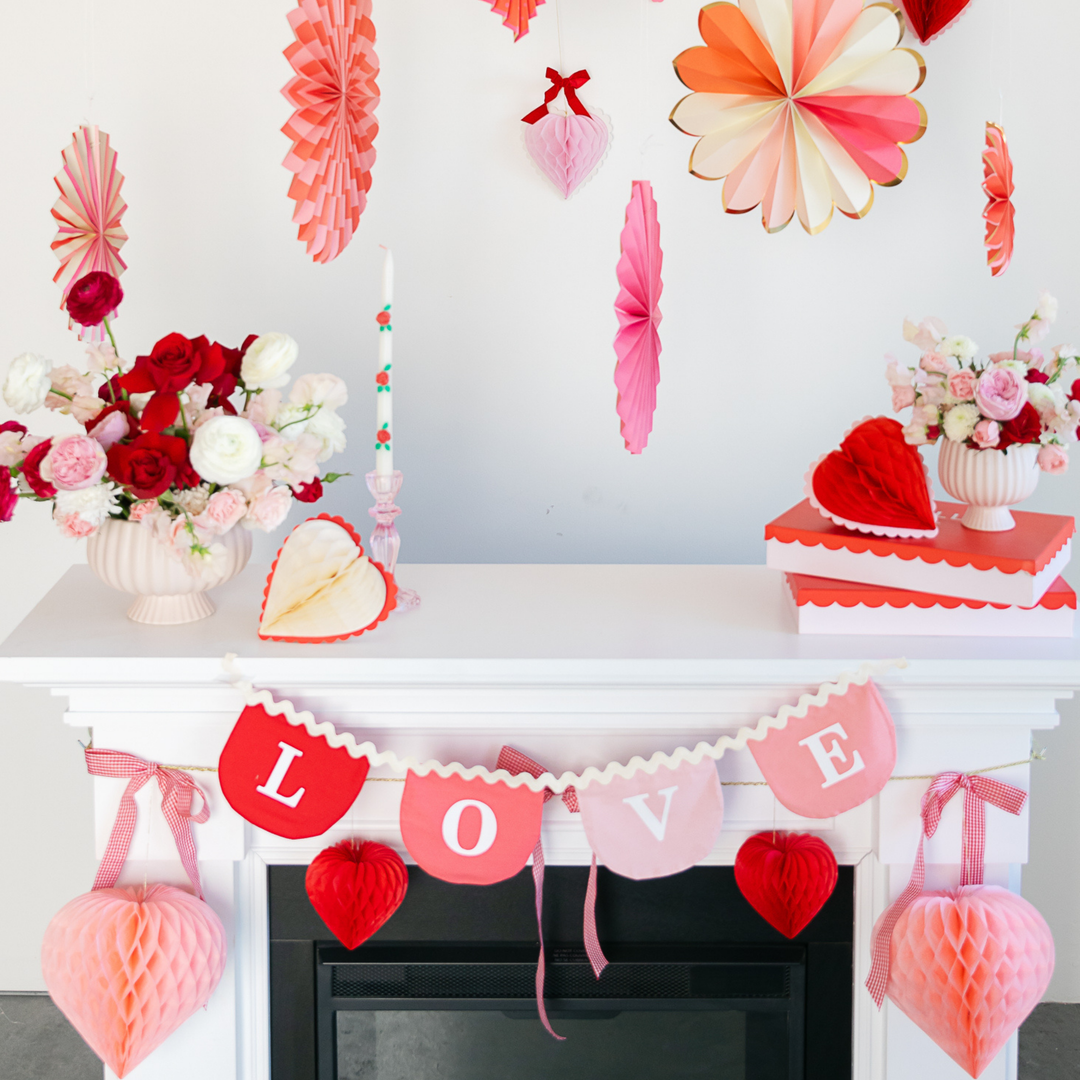 SWEET LOVE FABRIC GARLAND Meri Meri Garlands & Banners SWEET LOVE FABRIC GARLAND Bonjour Fete - Party Supplies