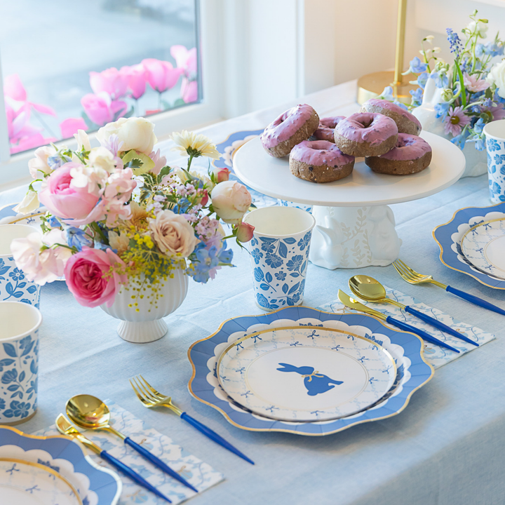 BELLE BLUE ELEGANT FLORAL DINNER PLATES Bonjour Fete Plates BELLE BLUE ELEGANT FLORAL DINNER PLATES Bonjour Fete - Party Supplies