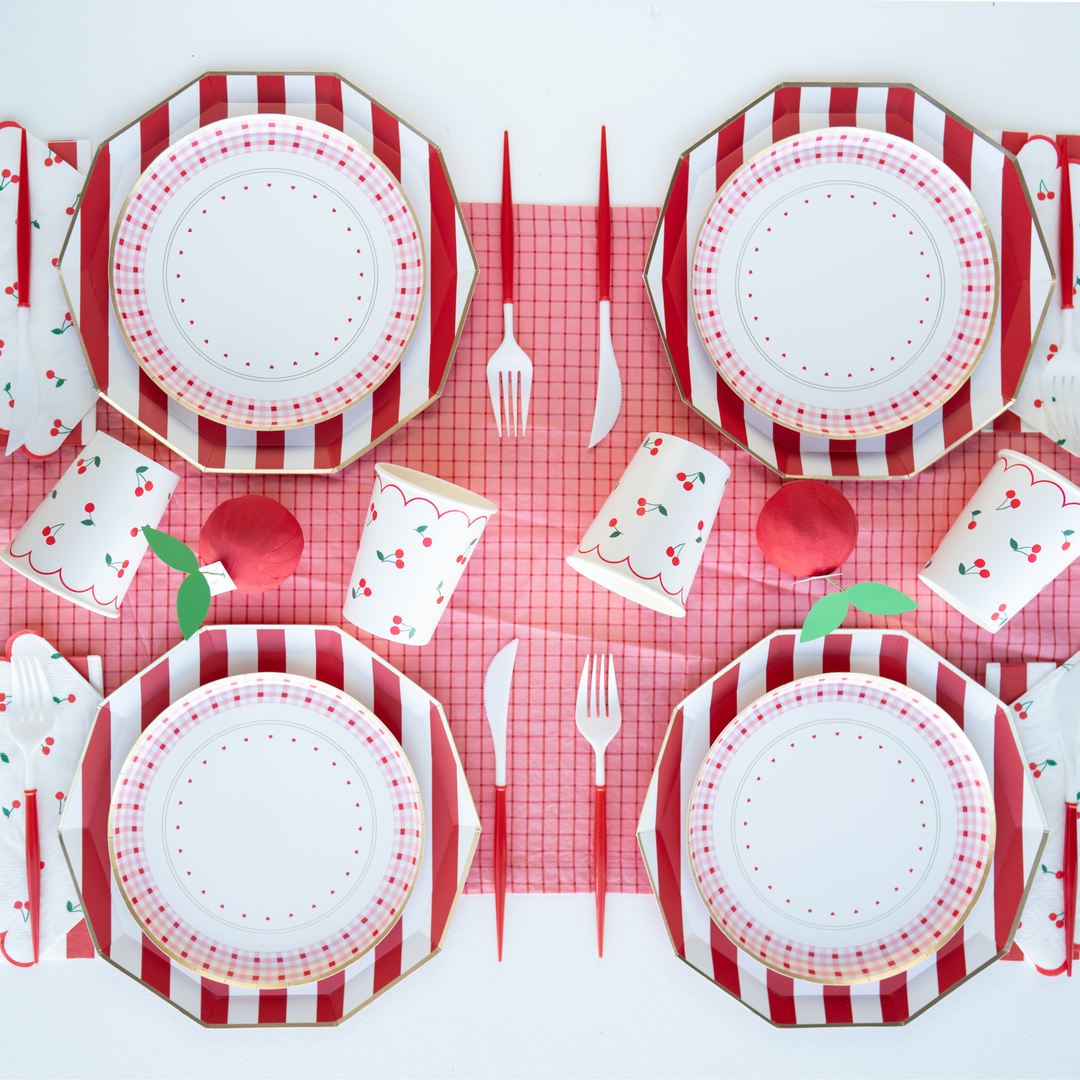 CHERRY RED SIGNATURE CABANA STRIPE PLATES Bonjour Fete Plates CHERRY RED SIGNATURE CABANA STRIPE PLATES Bonjour Fete - Party Supplies